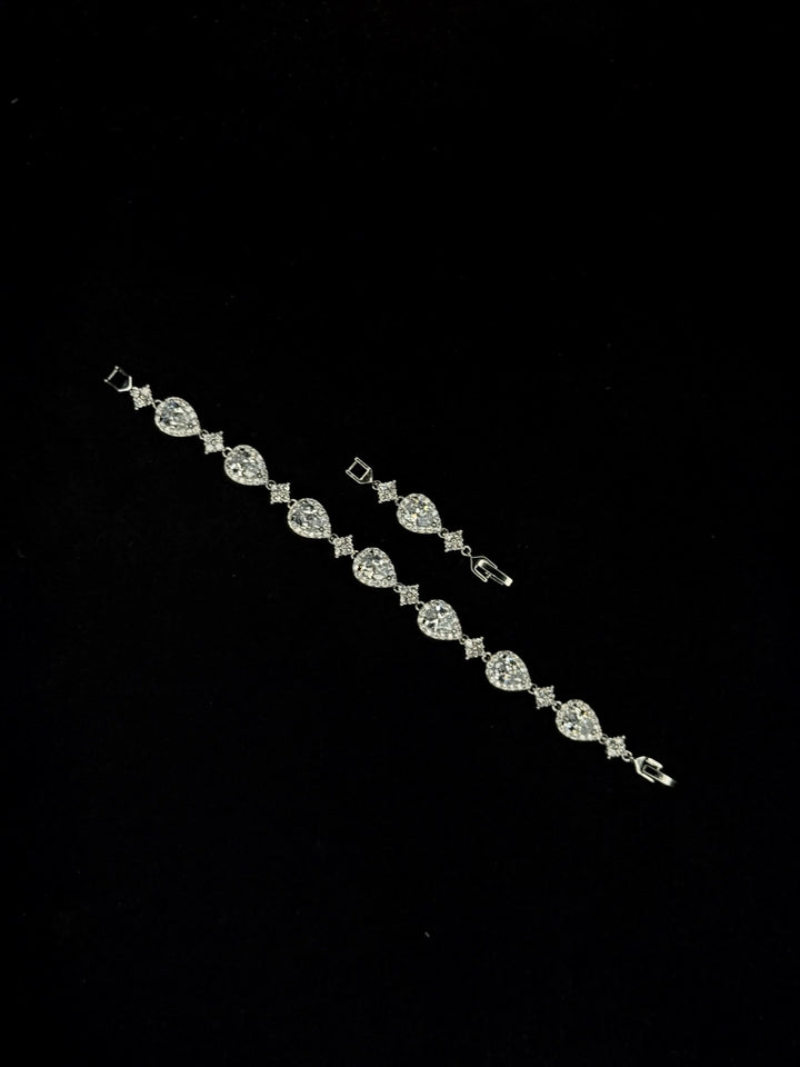 FREE: CRYSTAL BRACELET